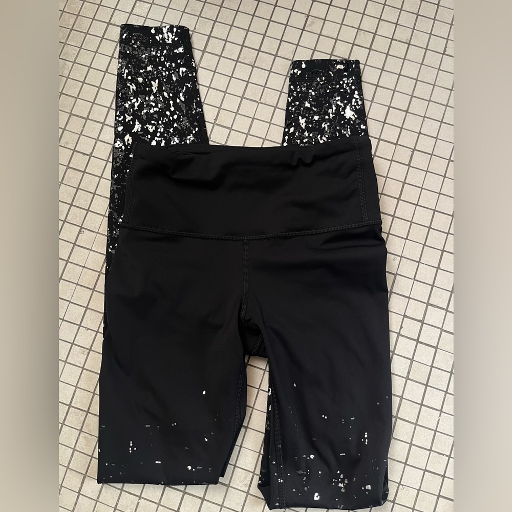 Lululemon Speed Wunder Mid Rise Speckle Shine Black and Silver Size 2
